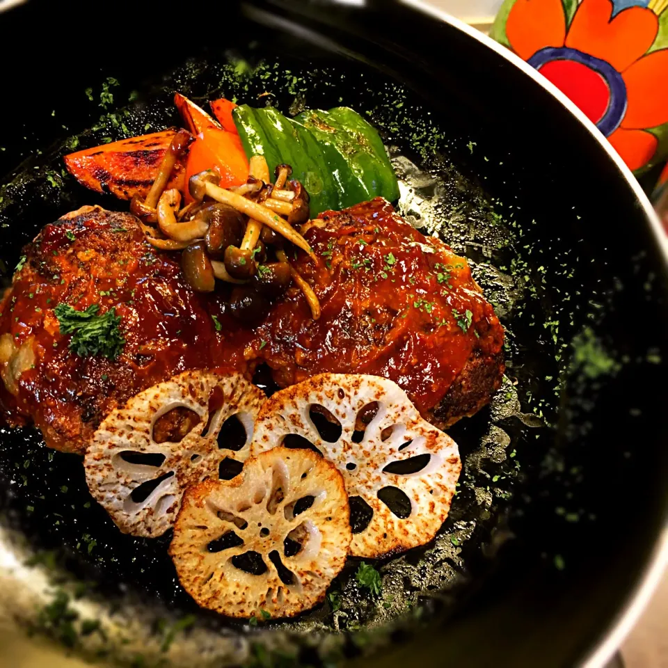 チーズ🧀イン！ハンバーグ🍴😋|ヲルカさん
