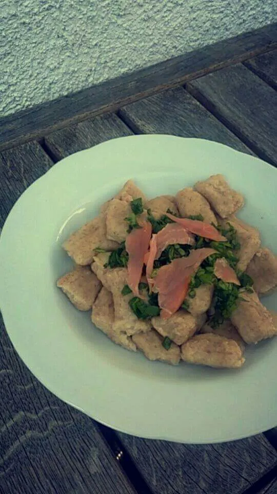 Homemade cottage cheese gnocchi with spinach and salmon|Patricijaさん