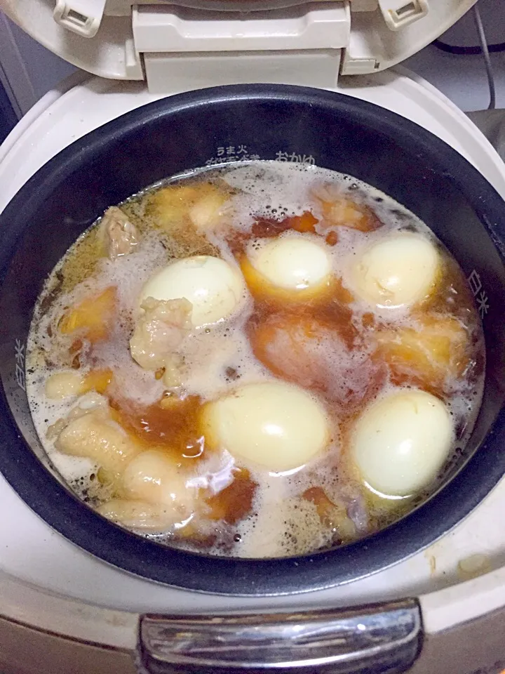 鶏のサッパリ煮。
炊飯器で煮込んでる最中です。|ちょうさん