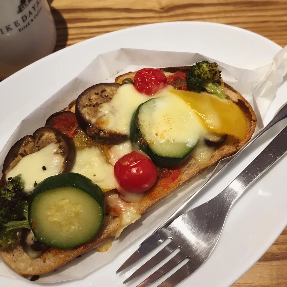 夏野菜のタルティーヌとハンドドリップコーヒ☕️ʕ-̼͡-ʔ🍞|七海さん