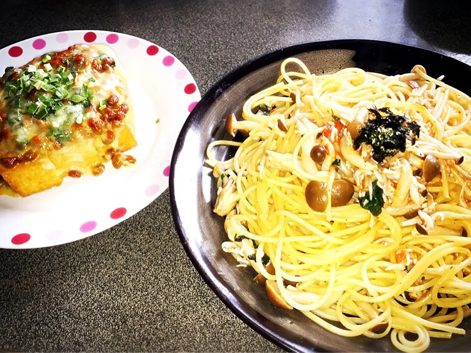 トマトとシラスと大葉のパスタ、厚揚げ納豆チーズのせ|tara22さん