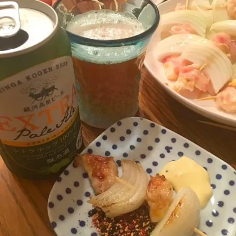 「小麦のビール缶／エクストラペールエール缶 セット」を使ってみたSnapdishの料理・レシピ写真:ぼんじり&玉ねぎ。2本目♡
シトラホップのビール。