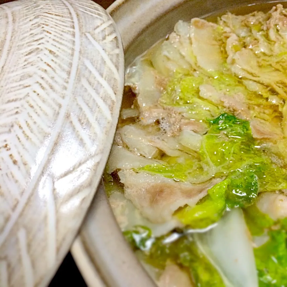 三元豚と白菜の鍋で暖まろう☺️🍴|ゆぅさん