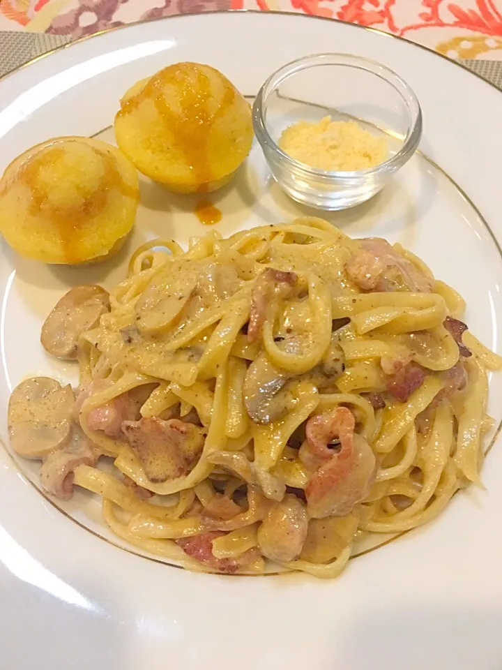 Snapdishの料理写真:Pasta Alfredo|Jillieさん