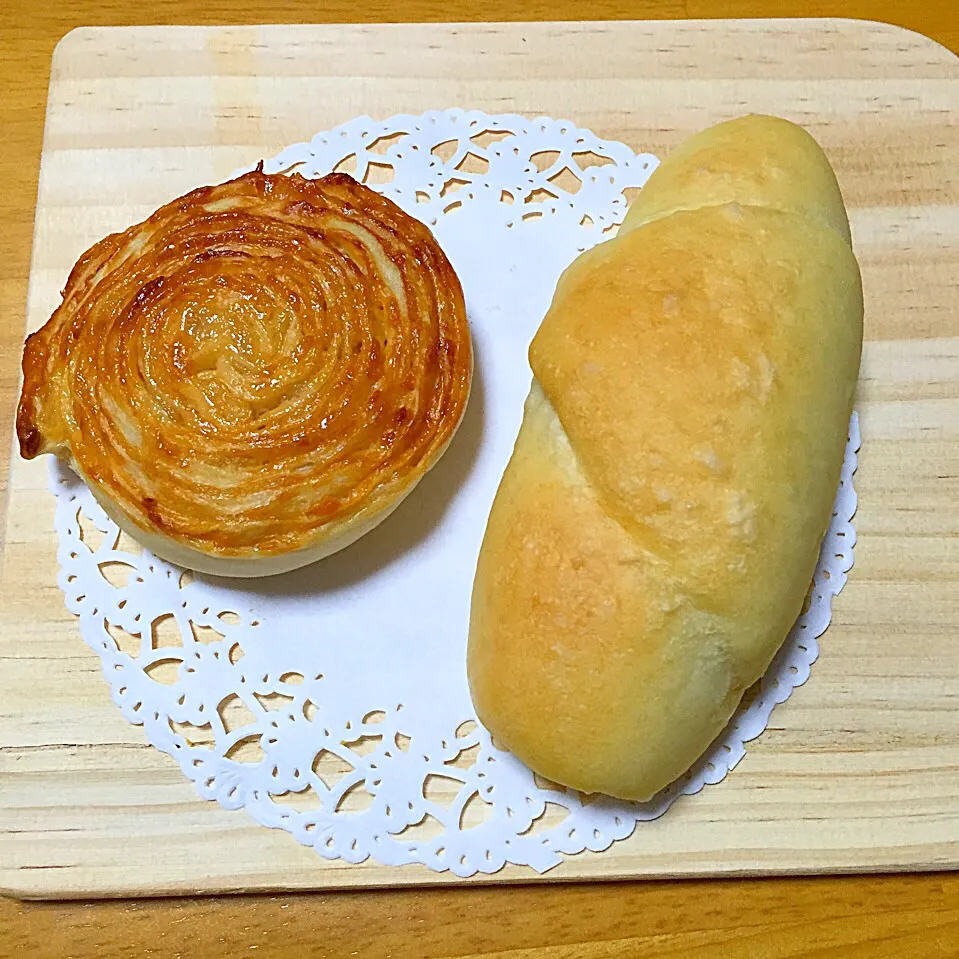 塩パンとキャラメルうずまきパン🍞|たこやきさん