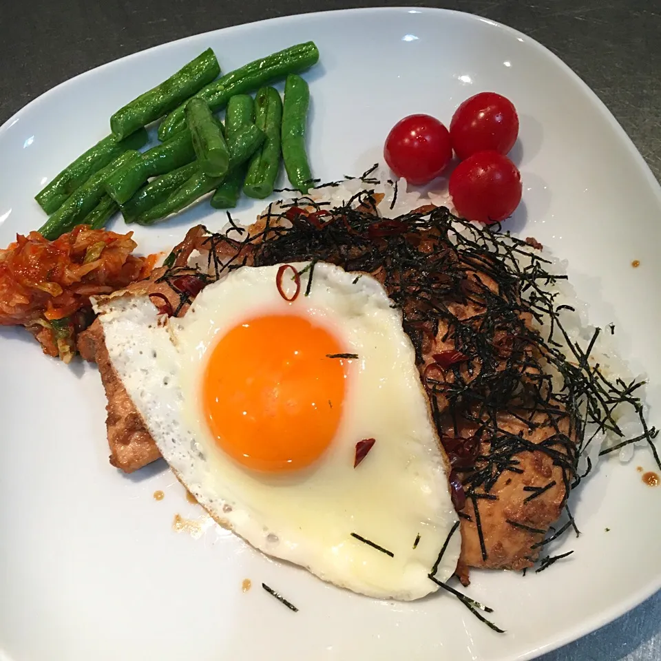 Snapdishの料理写真:ムネ肉の甜麺醤漬け炒め丼|seiko Oさん