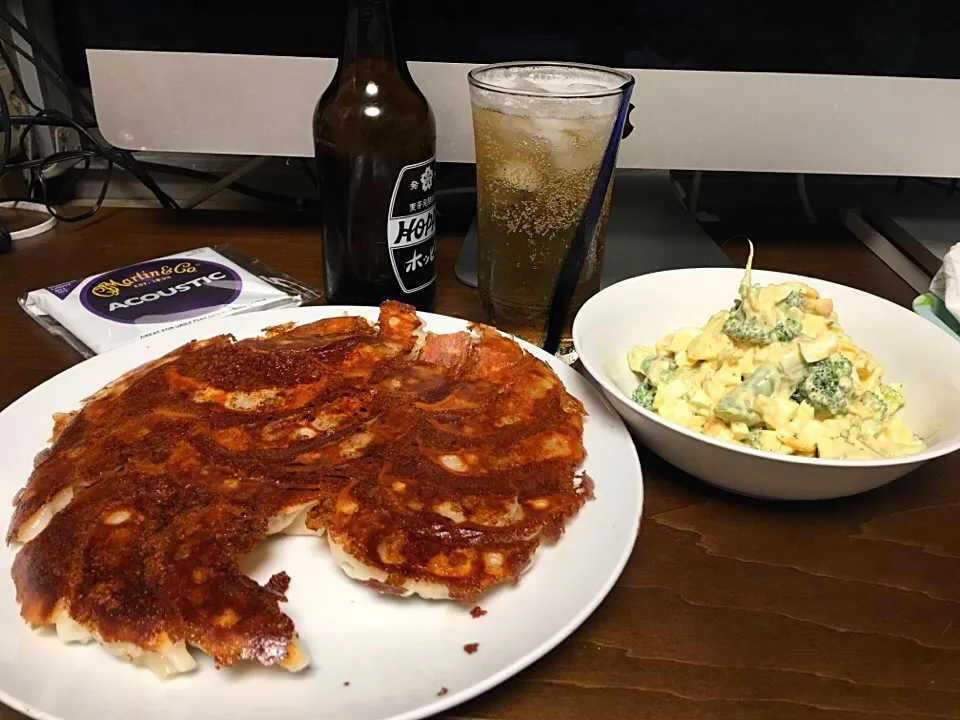 自分賄い飯
ちょっと食べちゃった
         羽付餃子と
  卵とブロッコリーの
             サラダ|ちゅら夏さん