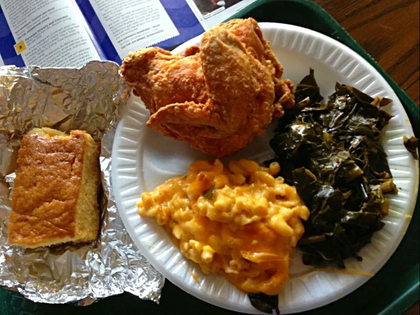 ♥💛❤💚♥💛❤💚♥
ⓢoul ⓕood ⓢunday
♥💛❤💚♥💛❤💚♥ #Lunch With Family after ⛪💛 ⛪ Fried #Chicken #Main dish 
Macaroni and Cheese #Pasta Collard Greens #Vegetable Corn #Bread #|Alisha GodsglamGirl Matthewsさん