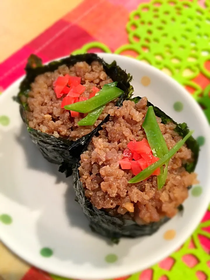 韓国海苔でそぼろ巻き❤️甘辛みそで味付け|アリエッティさん