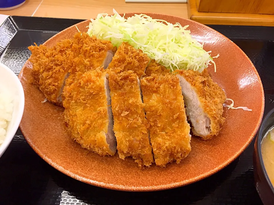 ダブルロースかつ定食|マハロ菊池さん