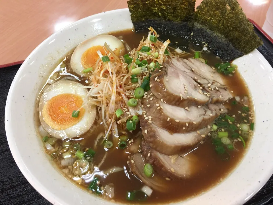 Snapdishの料理写真:周記中華麺 新メニュー 醤油ネギ叉焼麺|popzappaさん