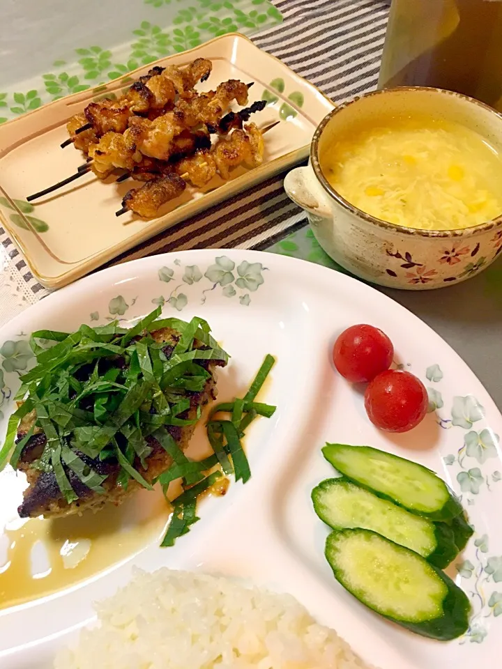 和風ハンバーグ、鶏皮の焼き鳥、中華玉子スープ(*｡･o･｡*)娘ちゃんが作ってくれました！|ライムさん