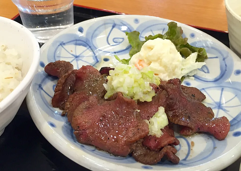 今日のお昼は、ネギ塩牛タン|sono.kさん