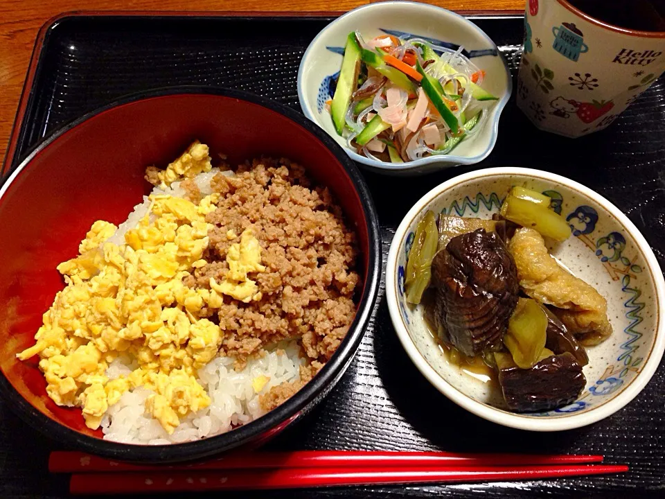 そぼろ丼⭐️揚げなすの煮物⭐️中華サラダ|ほなさん