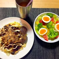 Snapdishの料理写真:大豆ミートとおからパウダーの糖質オフお好み焼き|山中 美緒さん