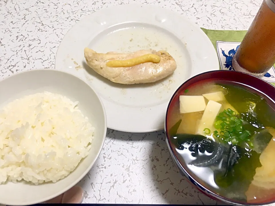 玉ねぎの味噌汁とささみの生姜蒸し|ばんびさん