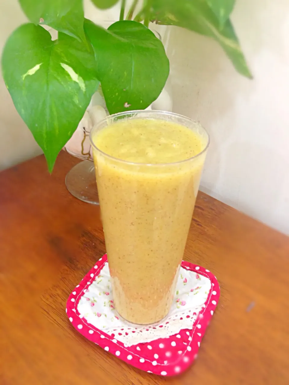 Fresh fruit juice ～～～～～～～～～Orange + apple + kiwi + chia seed 🌸🌸|Cherry Thamさん