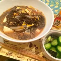 Snapdishの料理写真:磯の精（ひじきそうめん）のピリ辛スープ☆|Naoさん