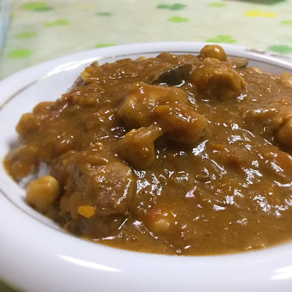 ココナッツたっぷり チキンカレー (ひよこ豆入り)|おさとちゃんさん