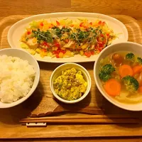 Snapdishの料理写真:おかずサラダとポトフなご飯|Rohaさん