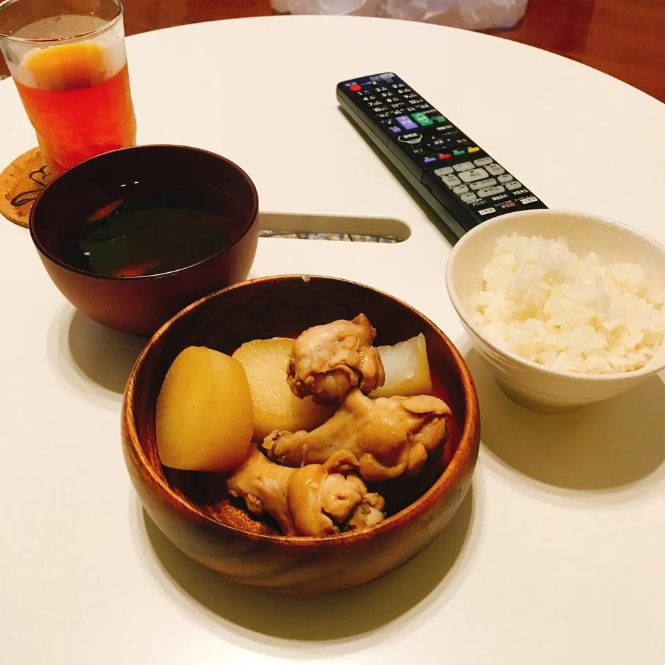 鶏肉と大根の煮物？|ゆちのすけさん