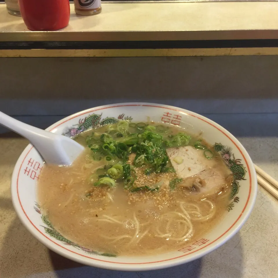 Snapdishの料理写真:天神の屋台でラーメン|織友さん