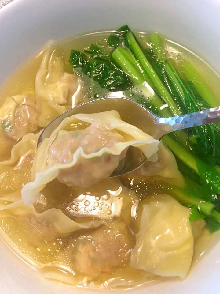 Snapdishの料理写真:เกี๊ยวน้ำ/wonton soup|SaSaさん