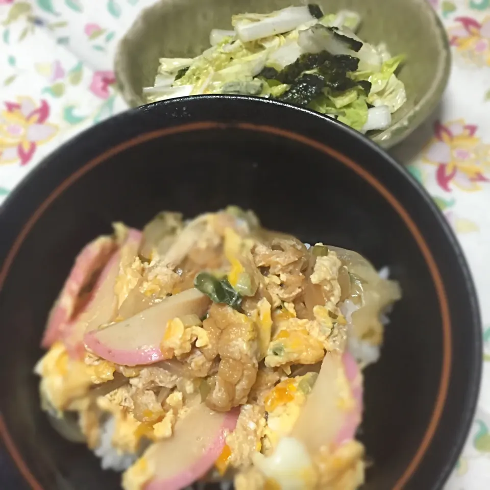 Snapdishの料理写真:・木の葉丼
・白菜のサラダ風|まるちゃんさん