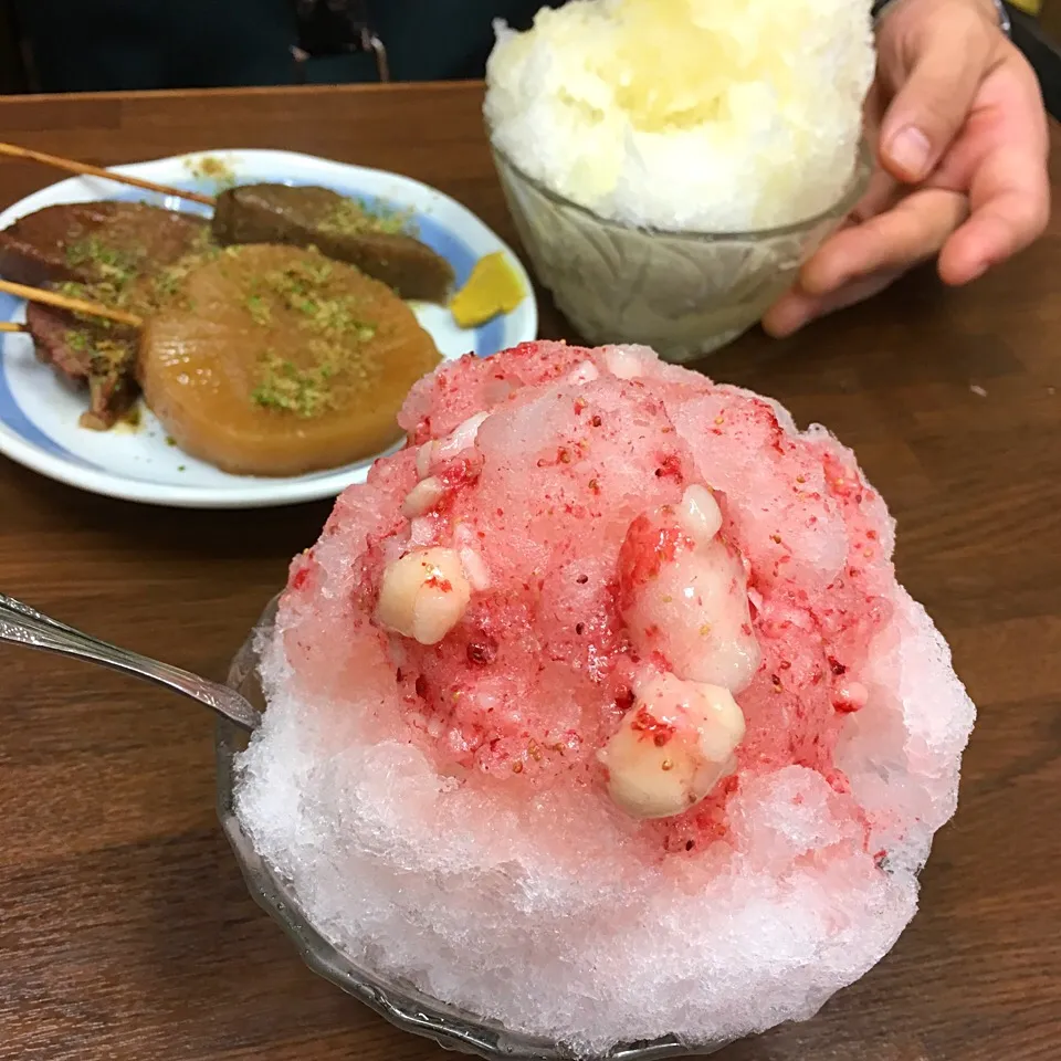 Snapdishの料理写真:かき氷 と 静岡おでん
（かき氷は紅ほっぺとスルガエレガント）|こいちさん