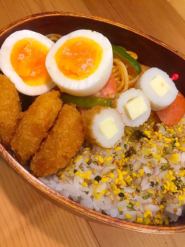 Snapdishの料理写真:パパたろ弁当

ふりかけごはん
ナポリタン
ちーちく
ゆで卵
ひとくち豚カツ|ひななぎさん