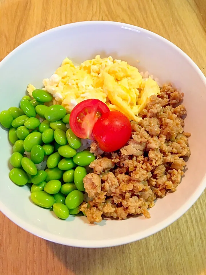 鶏そぼろの三色丼|Hiromi Isonagaさん