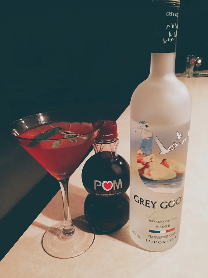 Pomegranate martini with pear vodka and Sage|Angelaさん