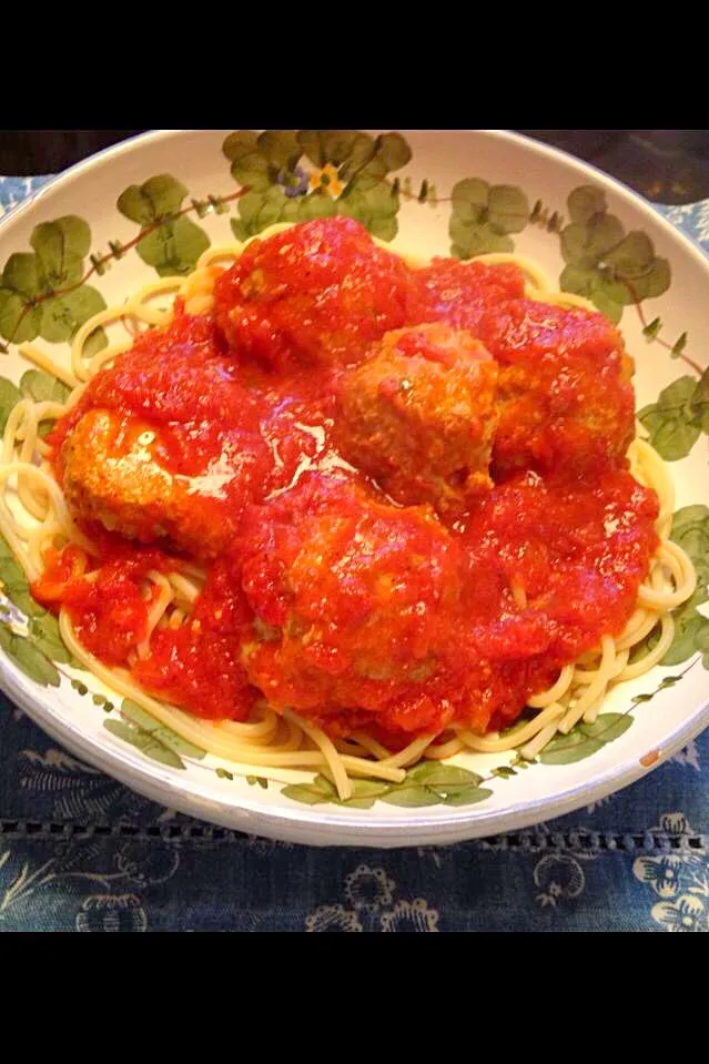 Spaghetti and meatballs🍝|🌺IAnneさん