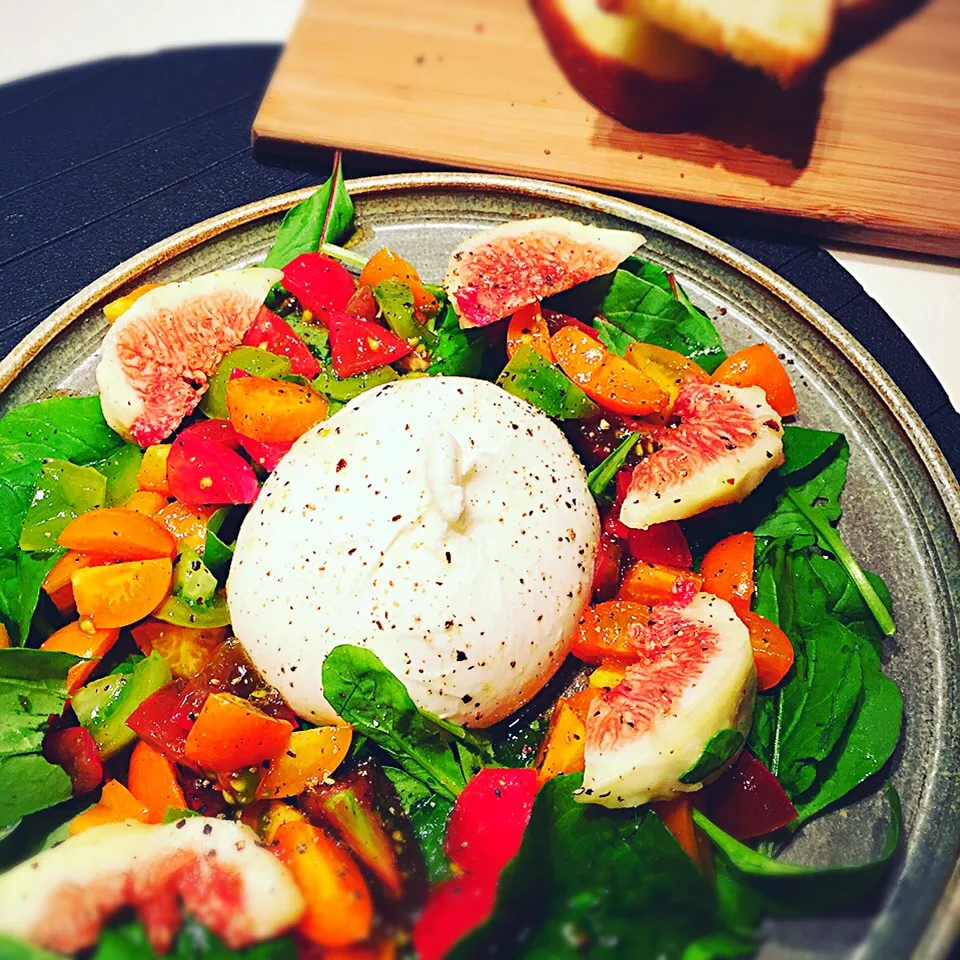 ブラータとイチジクのサラダ
Burrata and Fig salad|hipboaさん