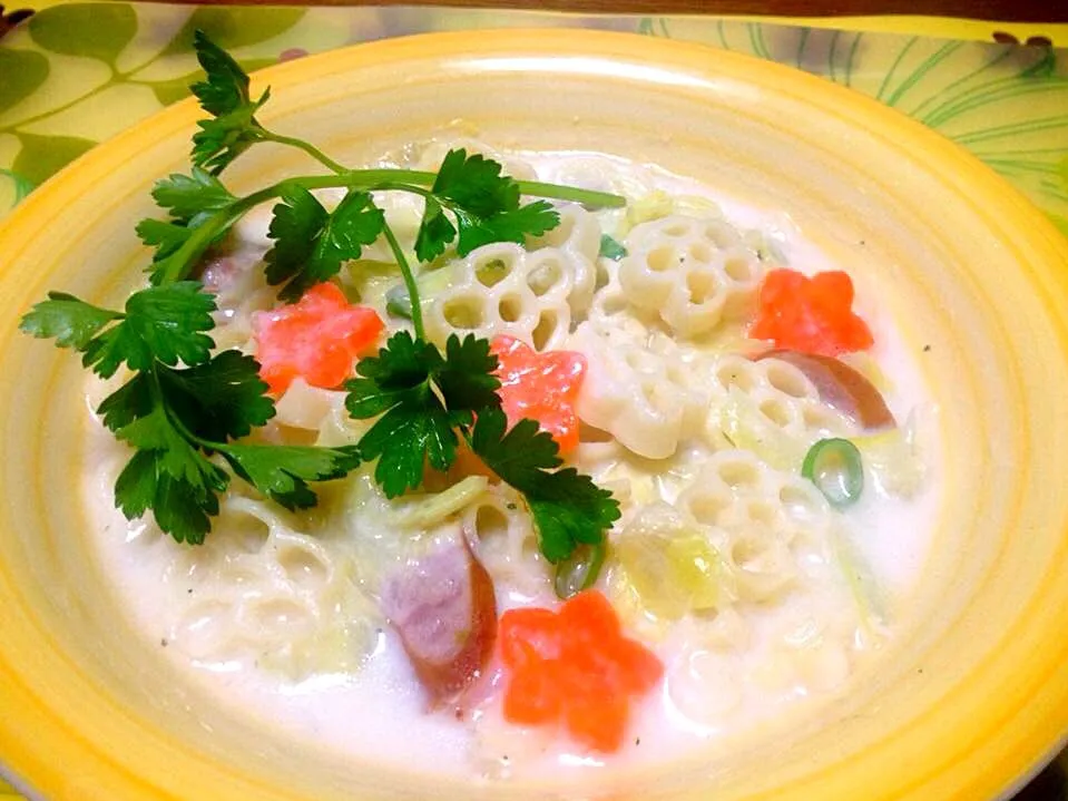 ✨SOPAS...🌴Philippines' most famous soup...Macaroni soup(used flower pasta this time)...ソパス、マカロニスープ(今回フラワーパスタで)...🌺フィリピンの食べるスープ✨ミルクとチーズ入れでグラタン味しますね(*^_^*)yummy!|🌺Sanntina🌺さん