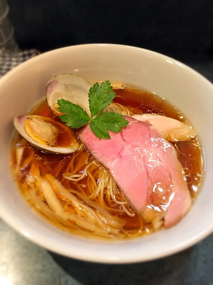 Snapdishの料理写真:醤油ラーメン  @とものもと|石田尚之さん