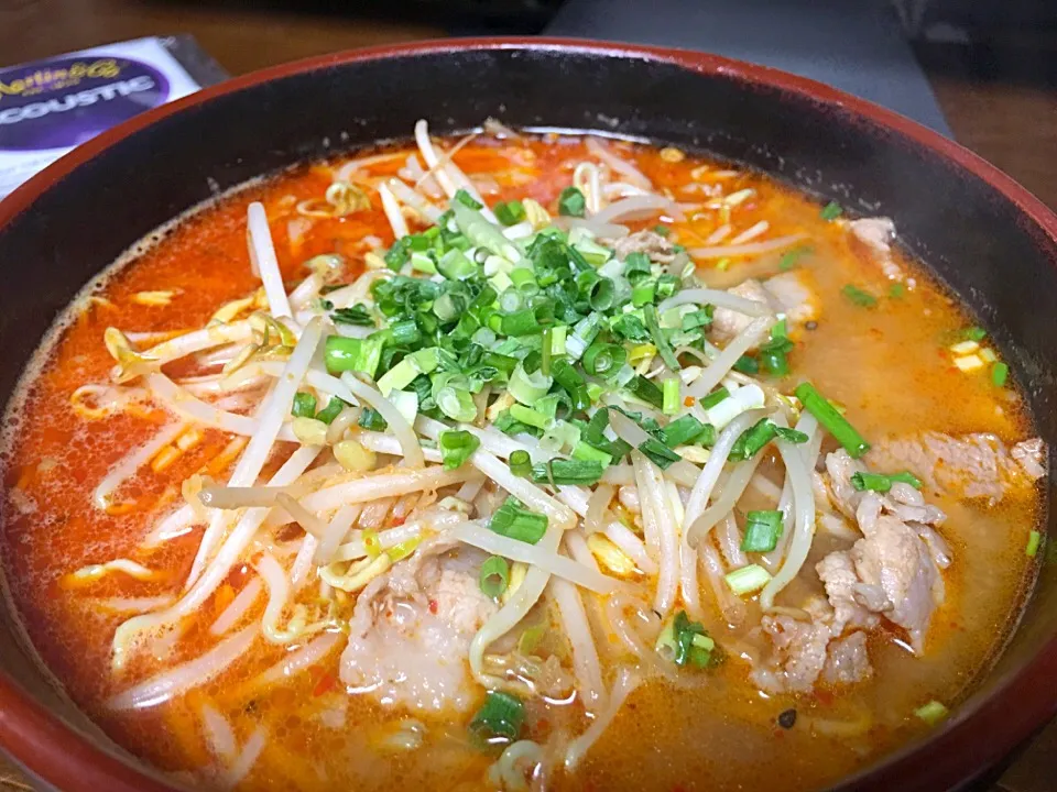 自分賄い飯
激辛味噌もやし麺|ちゅら夏さん