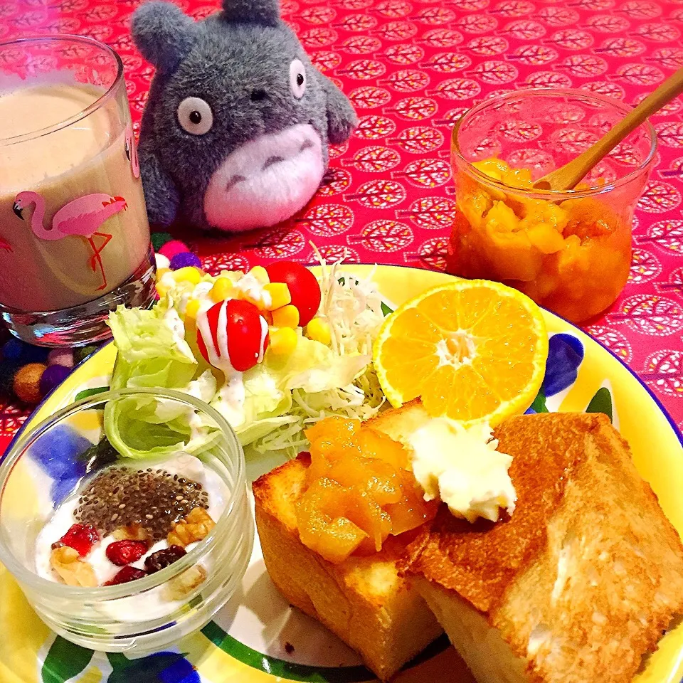 9月29日の朝ごはん                       手作り桃ジャムのトースト|miimaさん