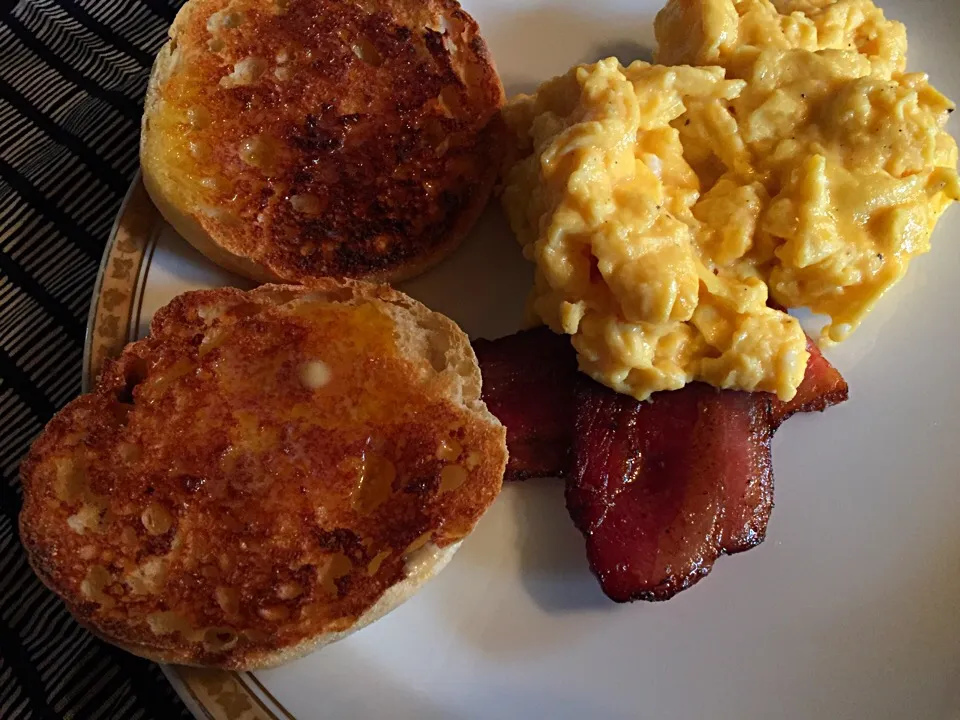 Scrambled eggs & bacon|Chris Shannonさん