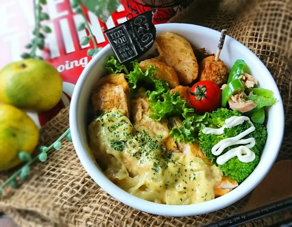 Snapdishの料理写真:ポークピカタのカレークリームソースで☆今日のお弁当〜(*´∀`)♪|mocaさん