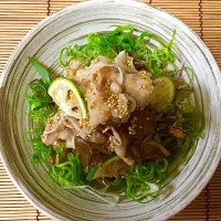 山本真希さんの料理 豚しゃぶと焼ききのこのすだちだれを青柚子だれで🍄