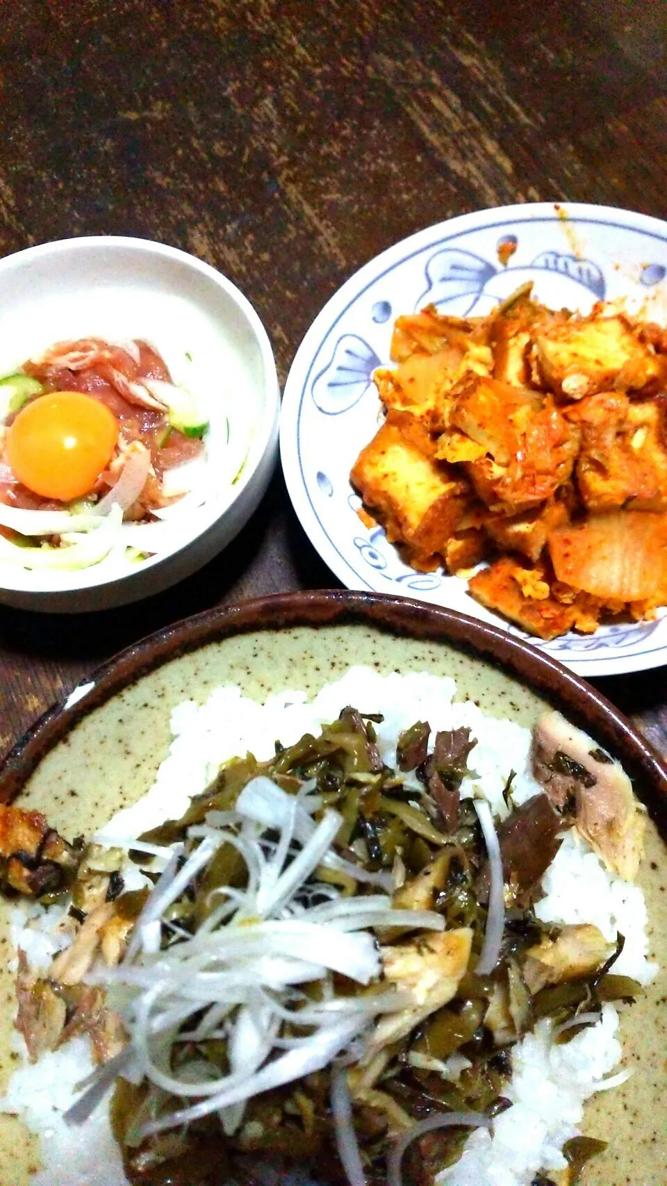 オヤジのひらめき飯❗👏厚揚げキムチ炒め！とっ！さばザーサイ高菜丼！とっ！こむぎさんの生ハムユッケ！|naokiさん