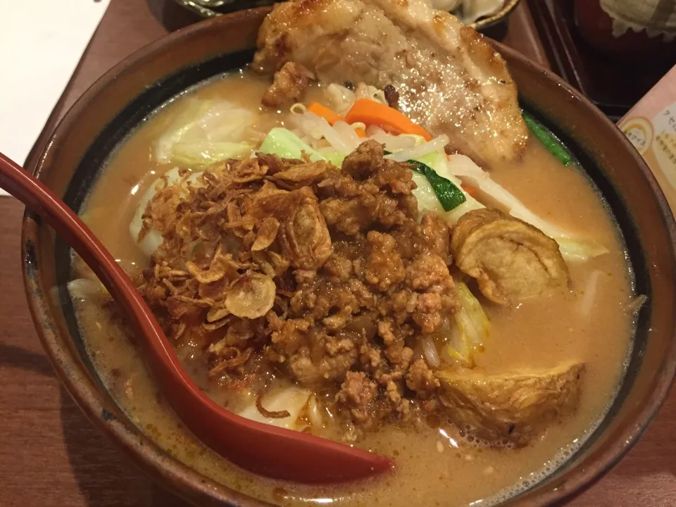 Snapdishの料理写真:【田所商店】北海道味噌野菜ラーメン|りをさん