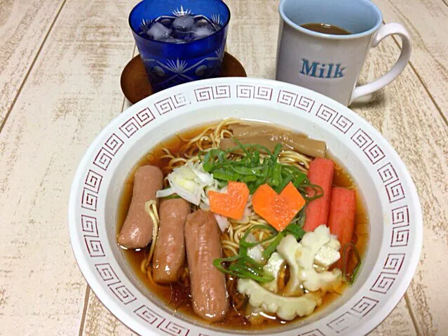 今日の男飯(⌒-⌒; )愛情たっぷり醤油ラーメン♫|ひーちゃんさん