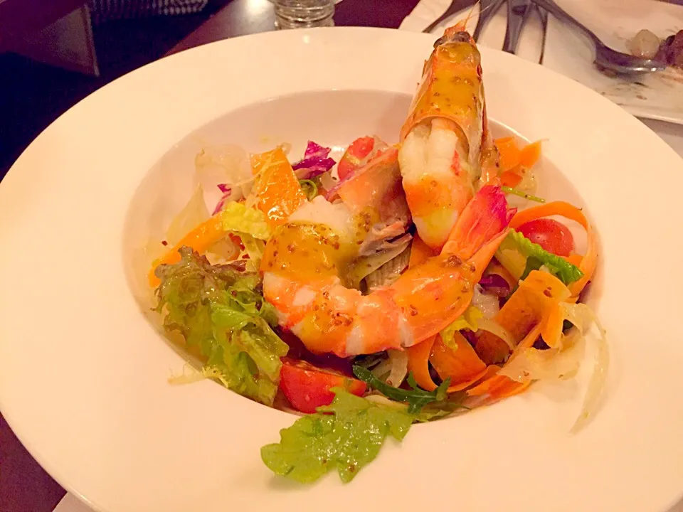 Prawn salad with shredded vegetables & honey pommery mustard|Sky Blueさん