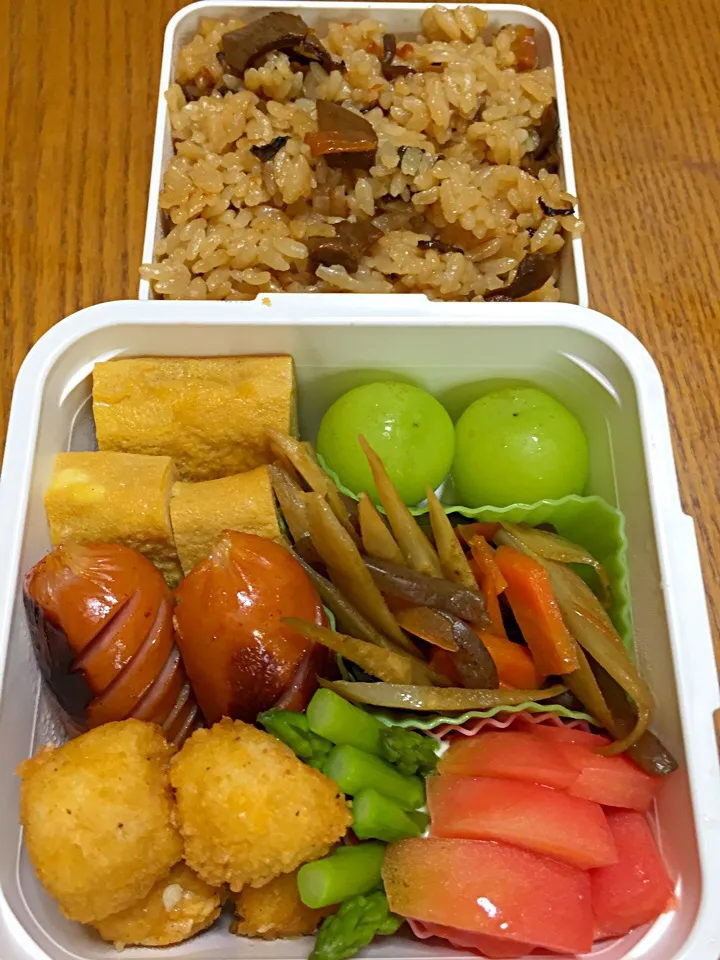 9月30日キノコ🍄炊き込みご飯弁当🍱⋆⸜(* ॑꒳ ॑*  )⸝|かよっぺさん