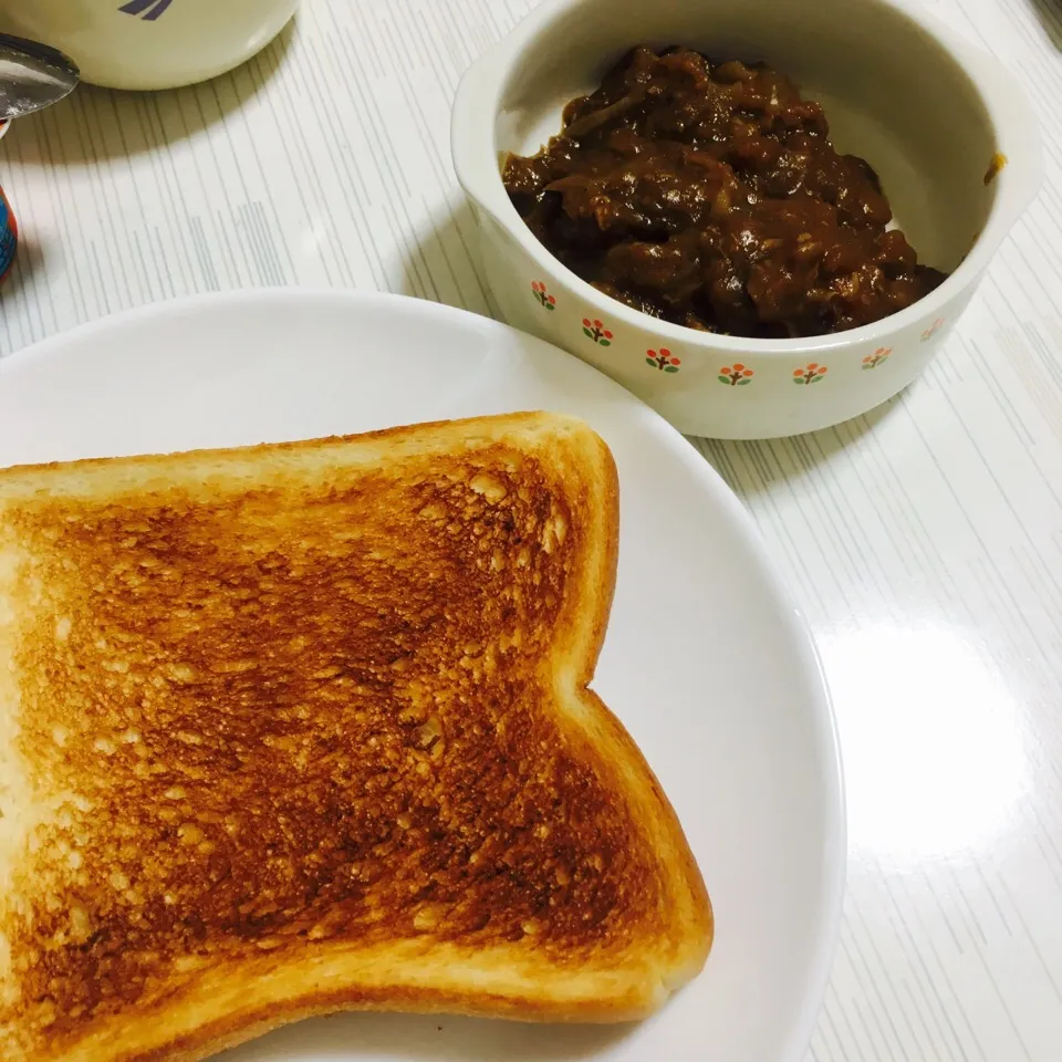 カレーと食パン|みぃさん