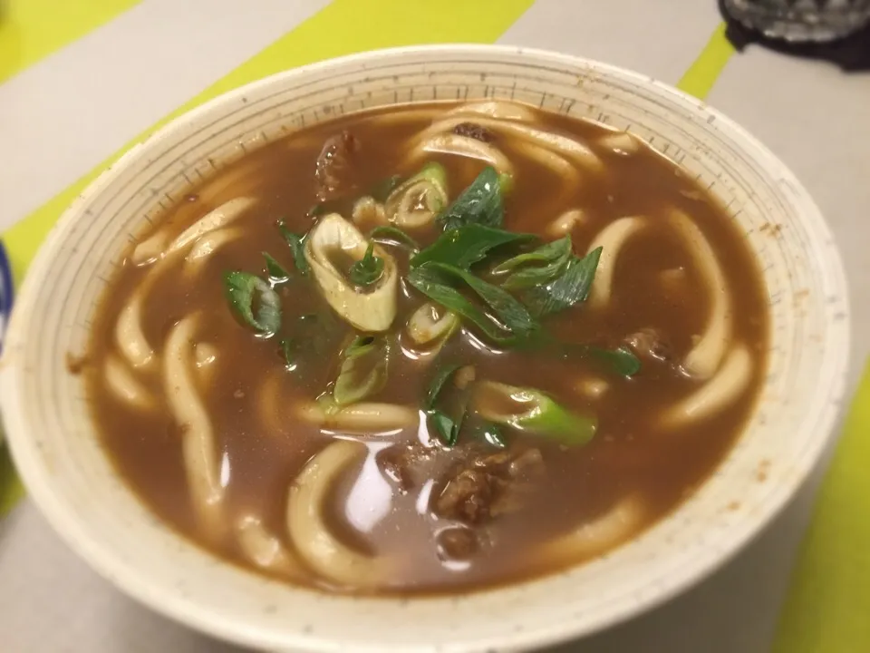 今井さん持ち帰りシリーズ最終章🍜『大人のカレーうどん』どす。持ち帰りなのに、その辺りのお店で食べるより立派なお値段するけど、たまのプチ贅沢には良いですわ😄|にゃあ（芸名）さん