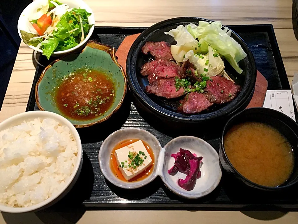 Snapdishの料理写真:ハラミステーキ定食|chan mitsuさん