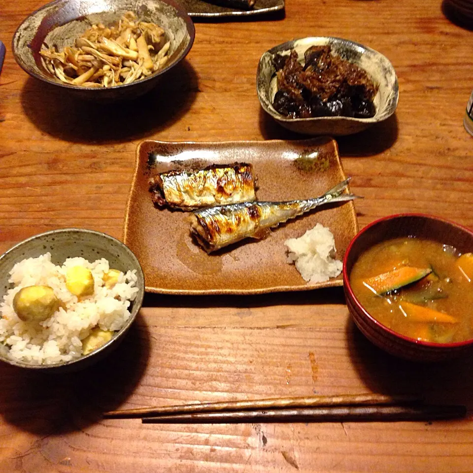 秋祭り🍁
栗ご飯・秋刀魚の自慢・茄子の煮浸し・キノコのソテー・かぼちゃの味噌汁|Ryokoさん